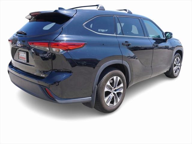 used 2022 Toyota Highlander car, priced at $37,921