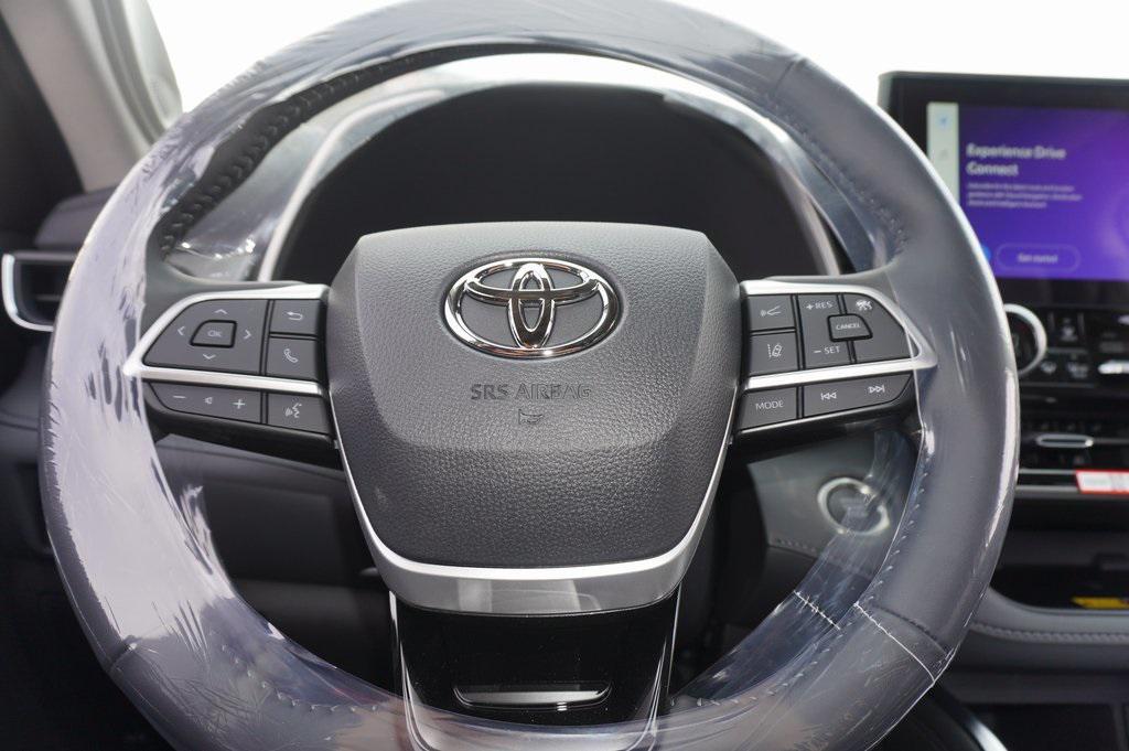new 2026 Toyota Highlander car, priced at $53,573
