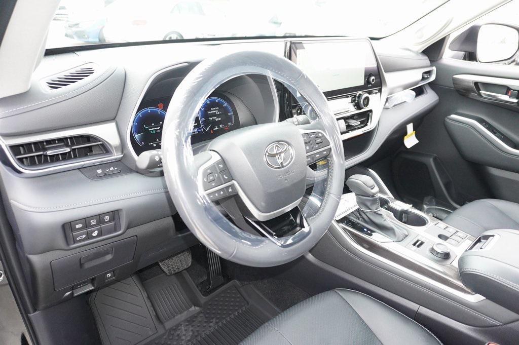new 2026 Toyota Highlander car, priced at $53,573