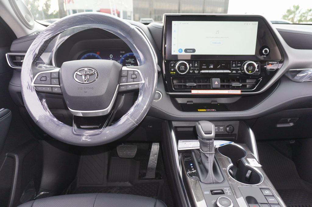new 2026 Toyota Highlander car, priced at $53,573