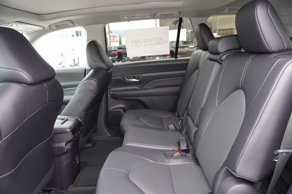 new 2025 Toyota Grand Highlander Hybrid car, priced at $52,046