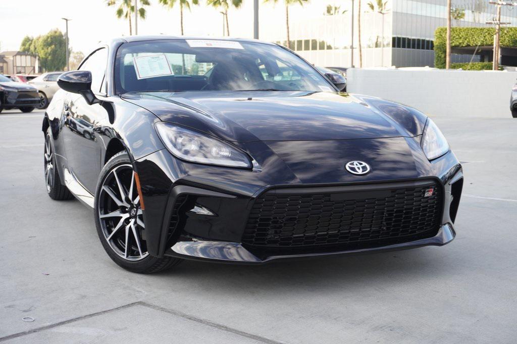 used 2025 Toyota GR86 car, priced at $29,000