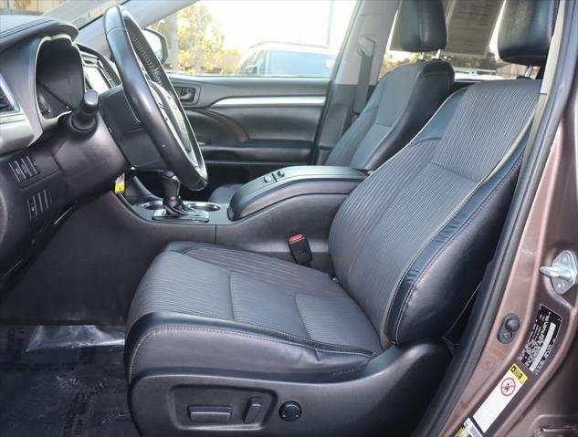 used 2019 Toyota Highlander car, priced at $21,716