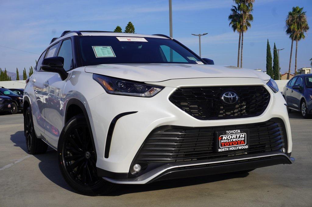 used 2023 Toyota Highlander car, priced at $38,000
