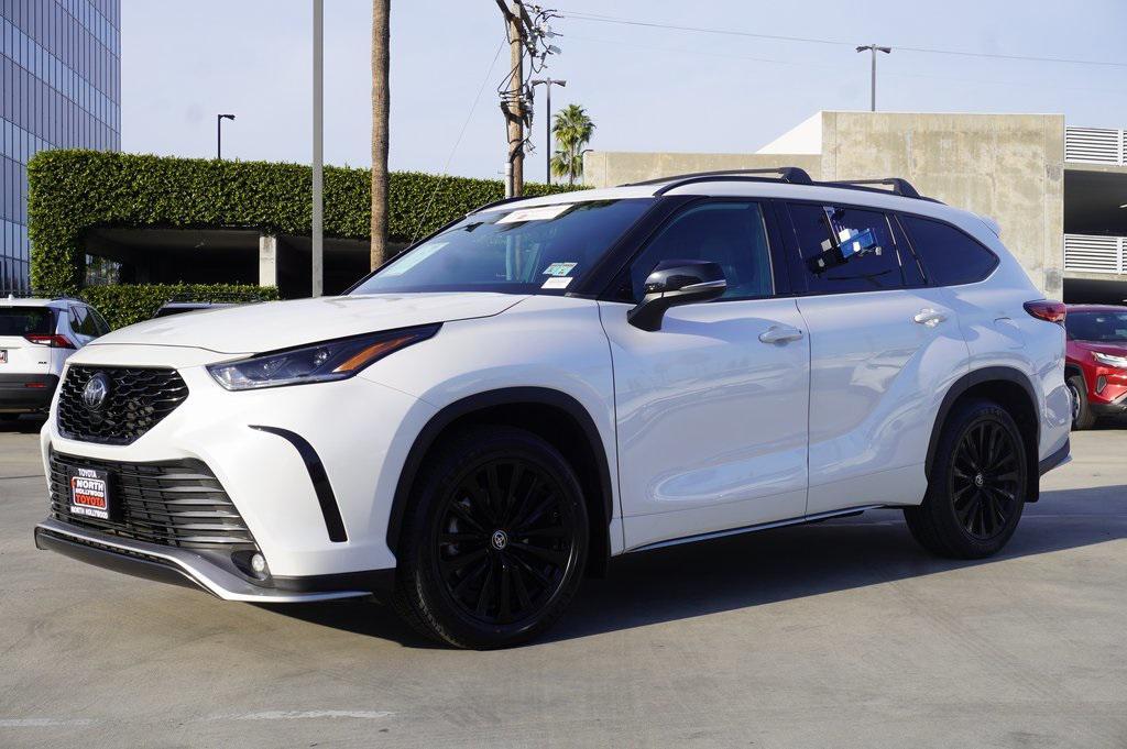 used 2023 Toyota Highlander car, priced at $38,000