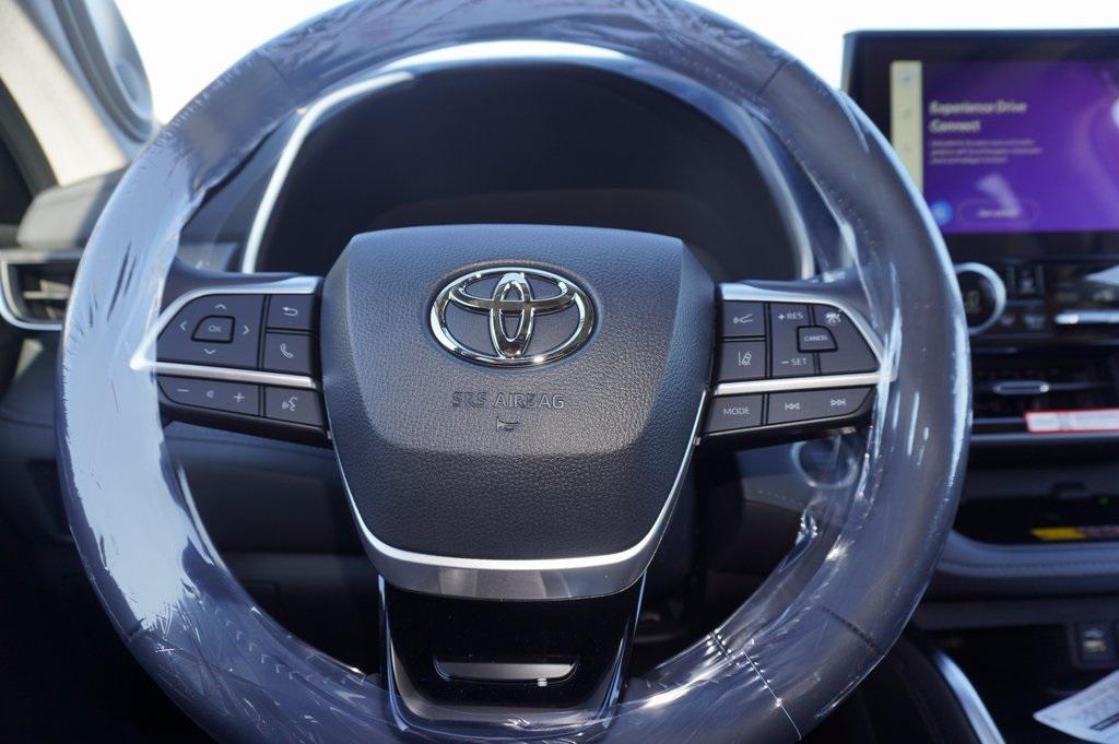 new 2026 Toyota Highlander car, priced at $53,573