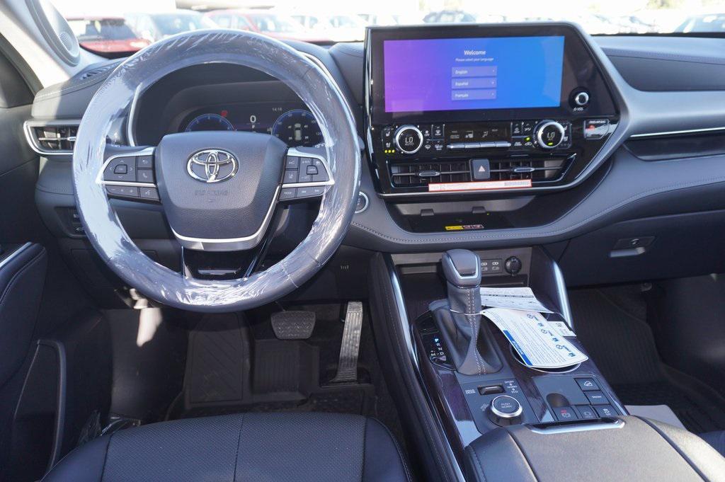 new 2026 Toyota Highlander car, priced at $53,573