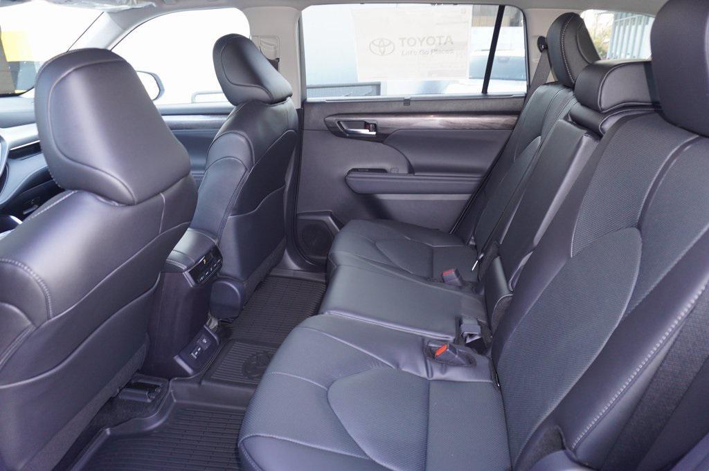 new 2026 Toyota Highlander car, priced at $54,048