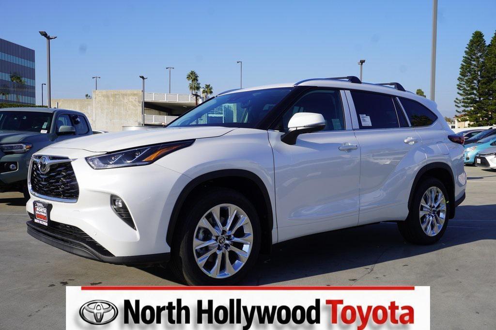new 2026 Toyota Highlander car, priced at $54,048