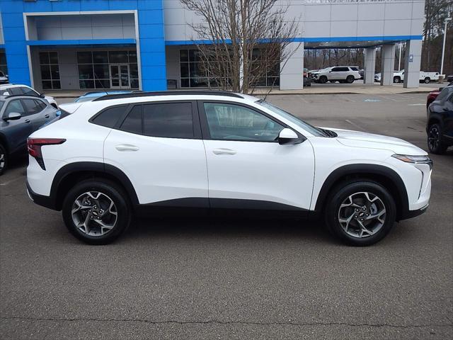 new 2025 Chevrolet Trax car, priced at $24,900