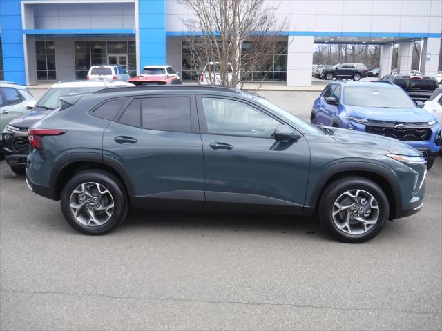 new 2025 Chevrolet Trax car, priced at $25,485