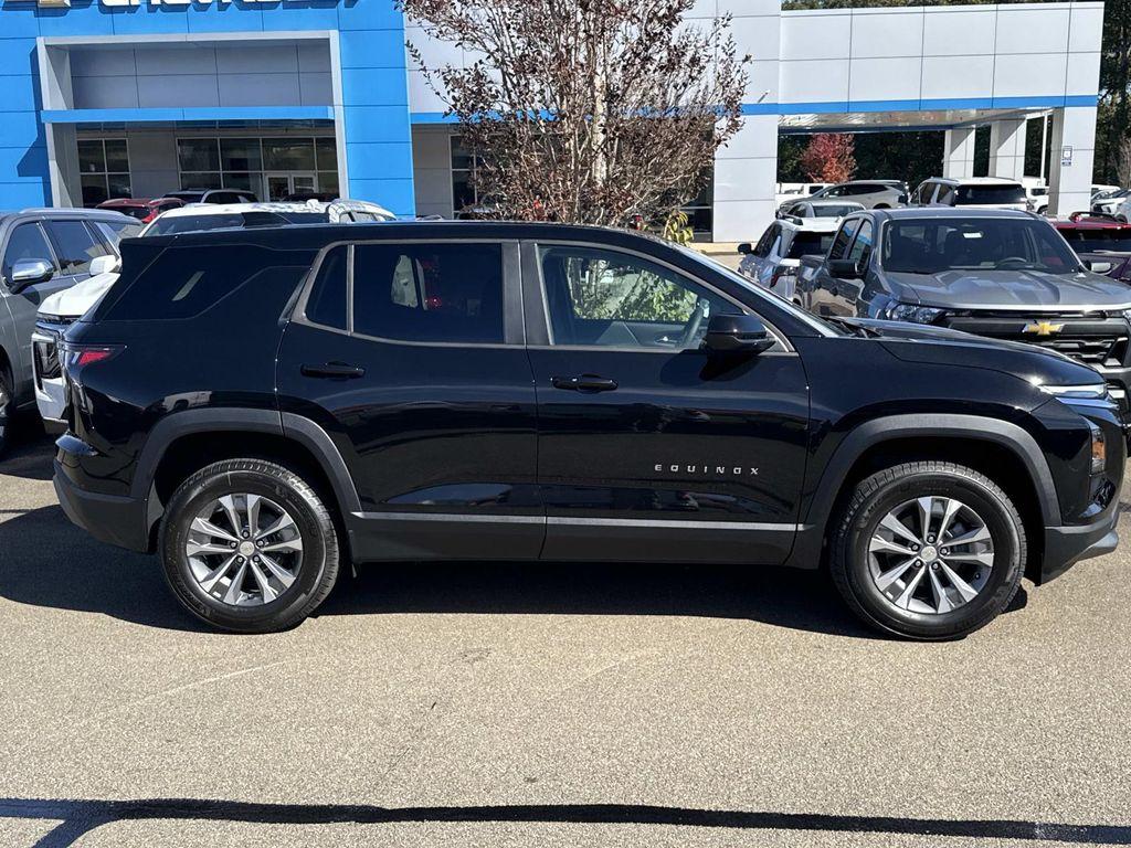 new 2026 Chevrolet Equinox car, priced at $33,085