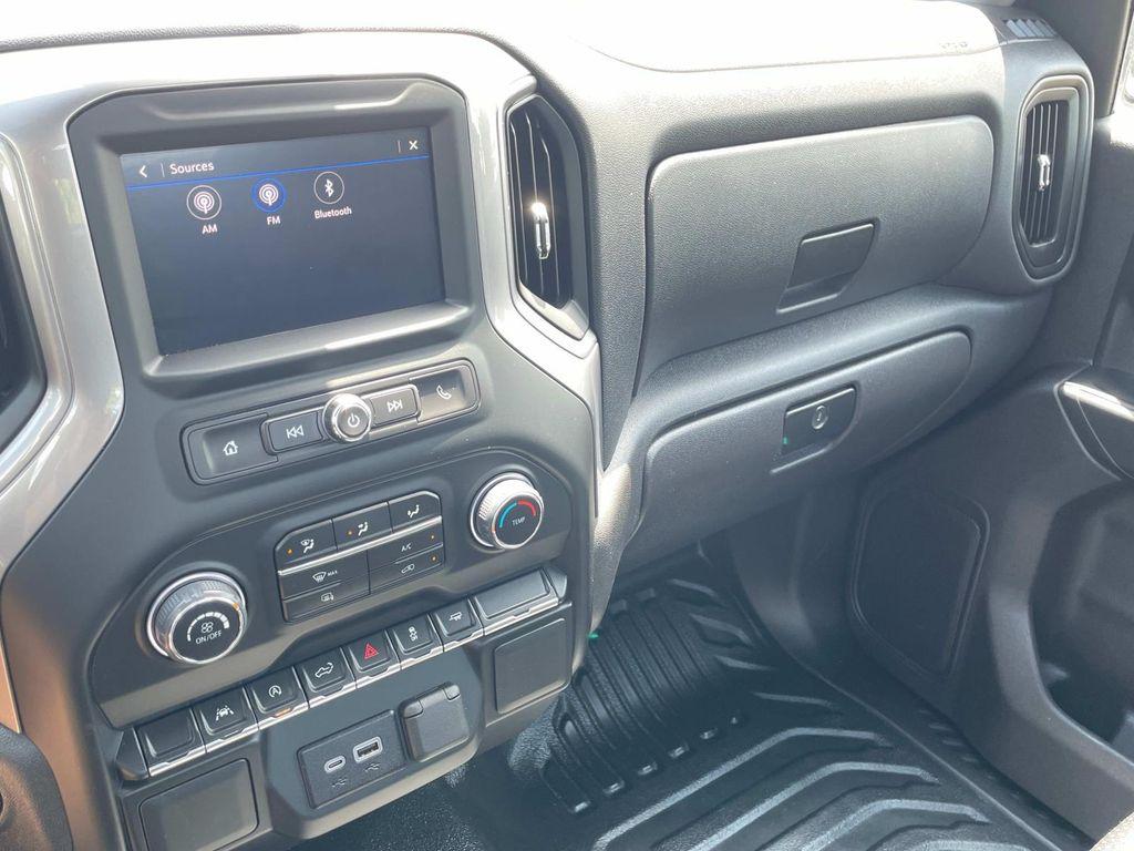 used 2024 Chevrolet Silverado 1500 car, priced at $31,997