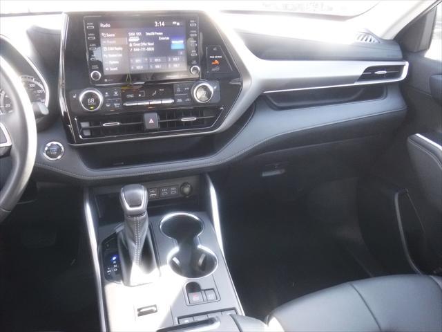 used 2022 Toyota Highlander car, priced at $36,997