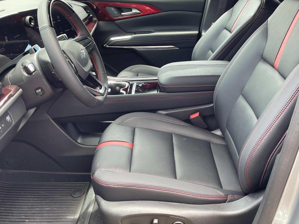 new 2025 Chevrolet Traverse car, priced at $50,945