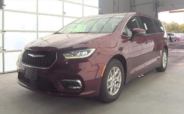 used 2023 Chrysler Pacifica car