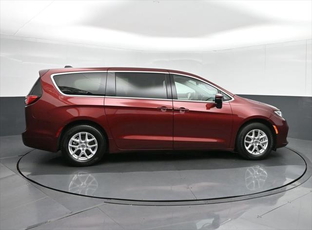 used 2023 Chrysler Pacifica car, priced at $23,998