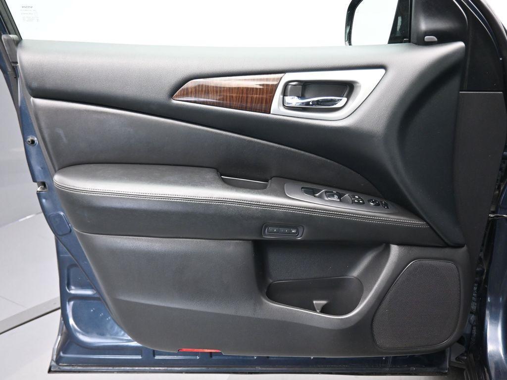 used 2015 Nissan Pathfinder car, priced at $15,999