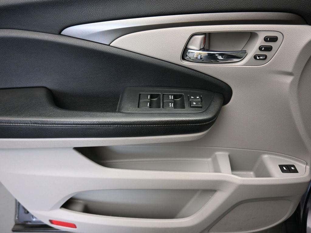 used 2019 Honda Pilot car, priced at $25,999