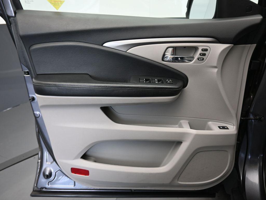 used 2019 Honda Pilot car, priced at $25,999