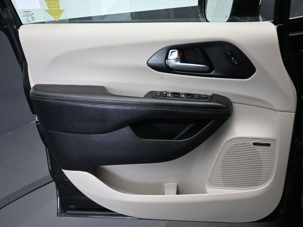 used 2020 Chrysler Pacifica car, priced at $21,599