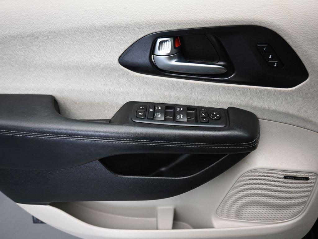used 2020 Chrysler Pacifica car, priced at $21,599