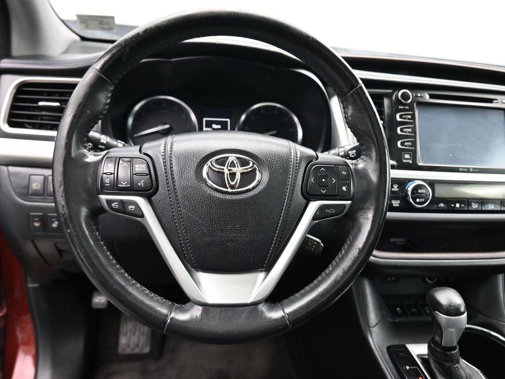 used 2014 Toyota Highlander car, priced at $16,899