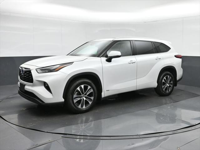 used 2022 Toyota Highlander Hybrid car, priced at $44,999