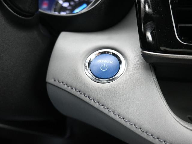 used 2022 Toyota Highlander Hybrid car, priced at $44,999