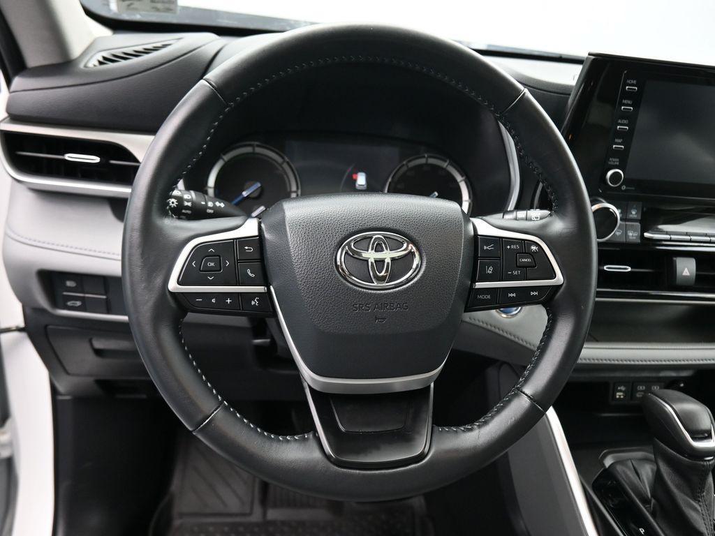used 2022 Toyota Highlander Hybrid car, priced at $44,598