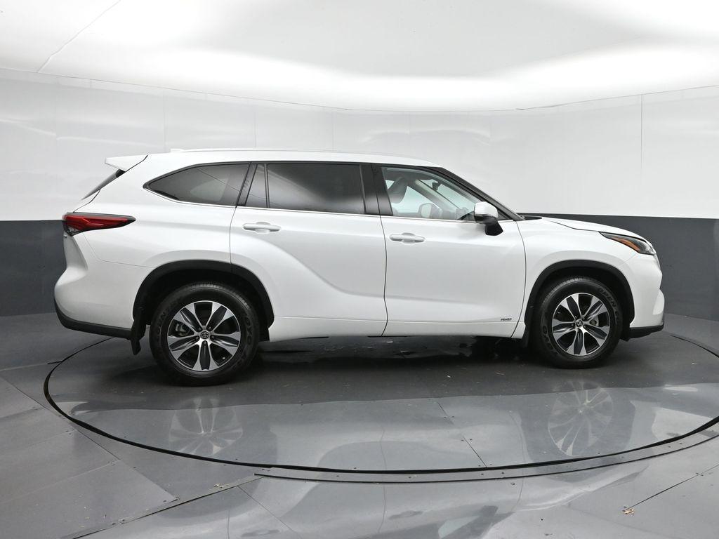 used 2022 Toyota Highlander Hybrid car, priced at $44,598