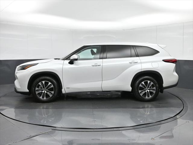 used 2022 Toyota Highlander Hybrid car, priced at $44,999