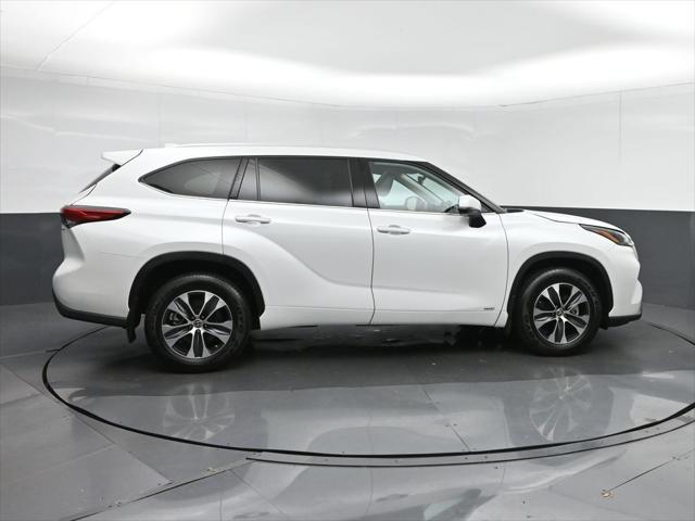 used 2022 Toyota Highlander Hybrid car, priced at $44,999