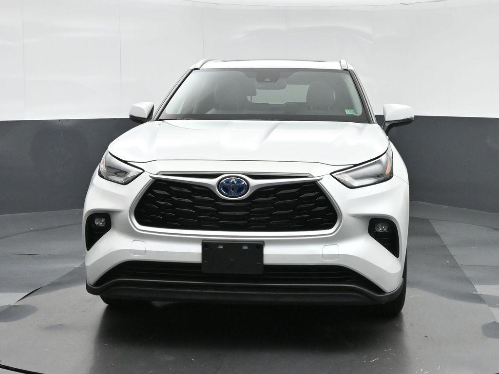 used 2022 Toyota Highlander Hybrid car, priced at $44,598