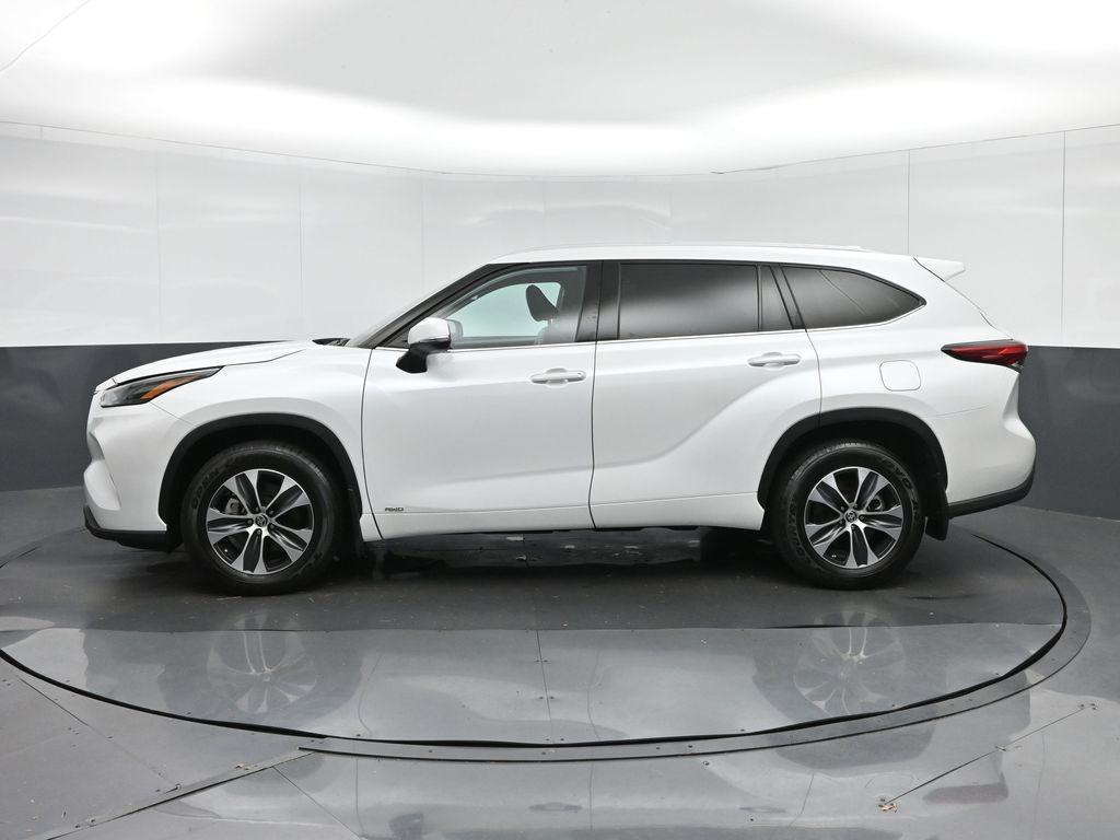 used 2022 Toyota Highlander Hybrid car, priced at $44,598