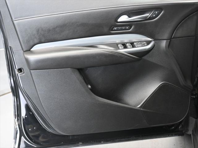 used 2021 Cadillac XT4 car, priced at $24,999