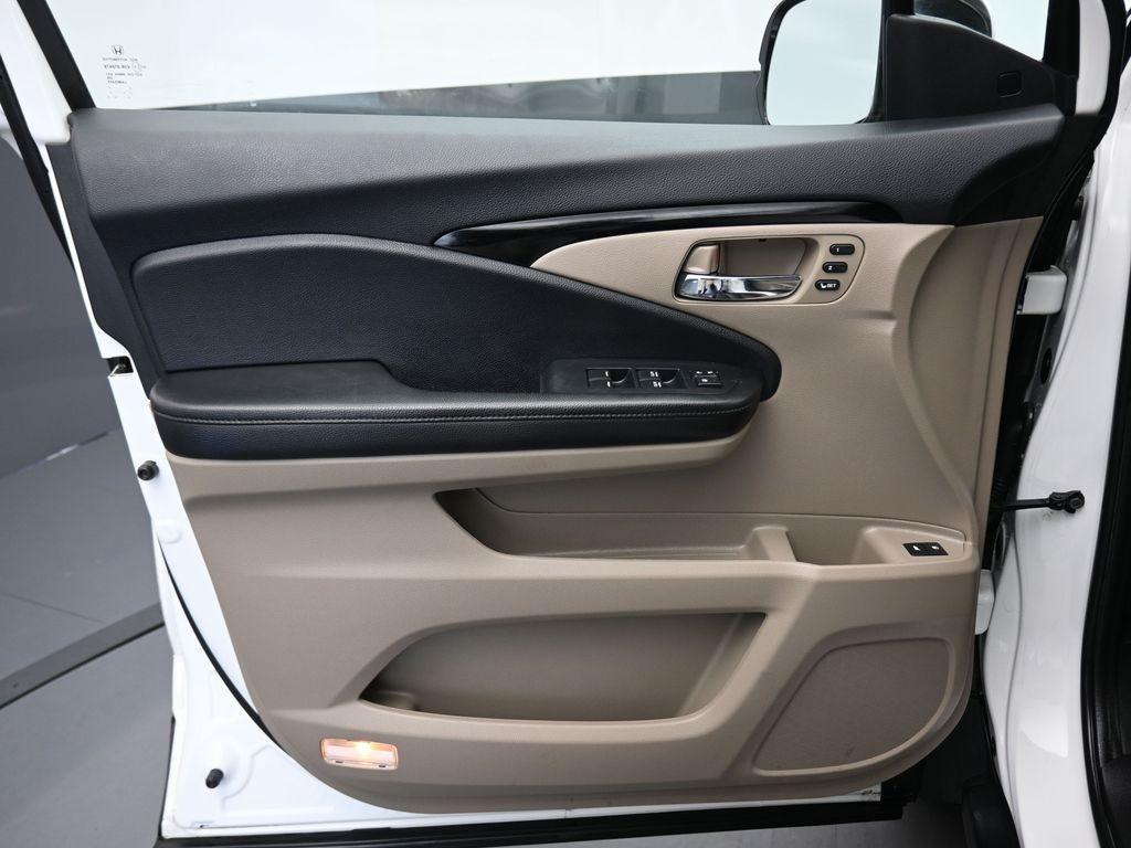 used 2020 Honda Pilot car, priced at $28,498