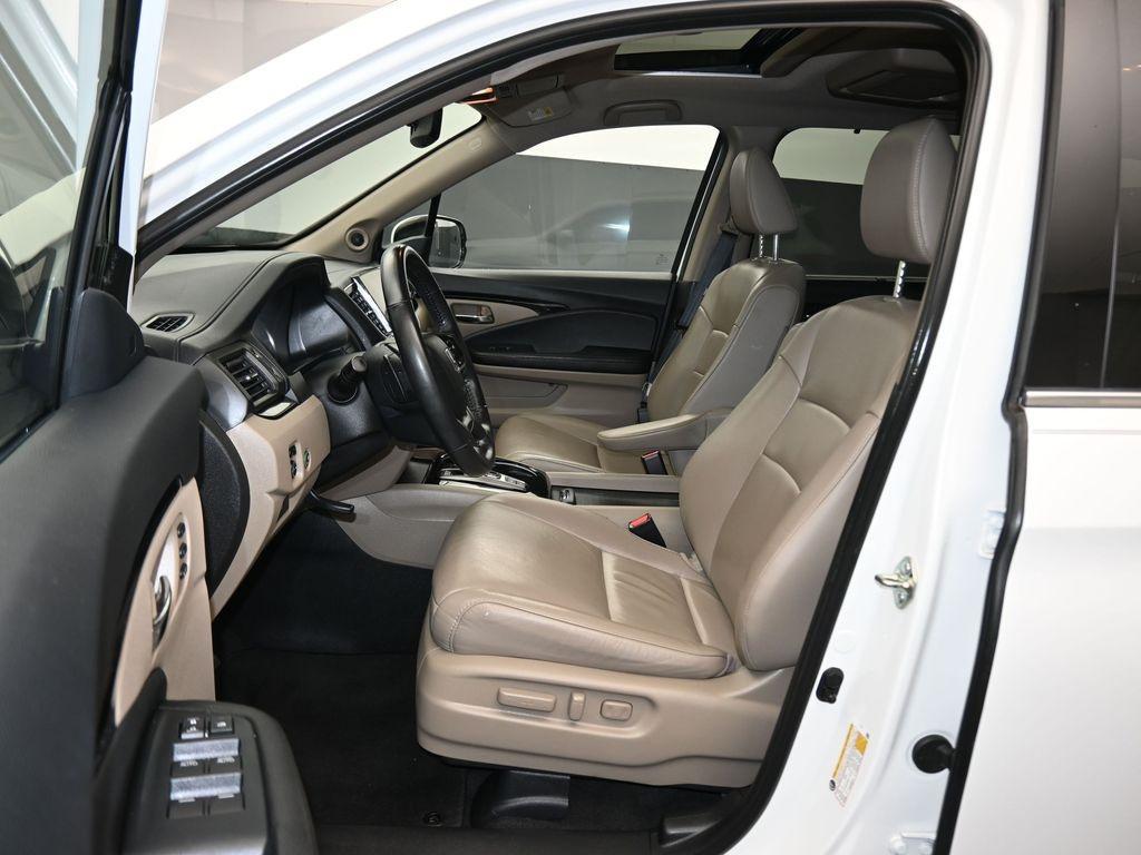 used 2020 Honda Pilot car, priced at $28,498