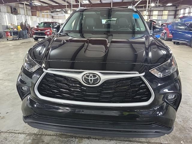 used 2023 Toyota Highlander car, priced at $36,998