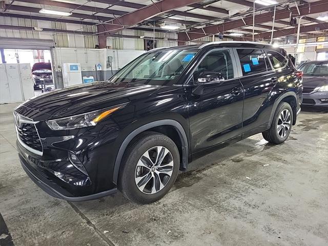 used 2023 Toyota Highlander car, priced at $36,998