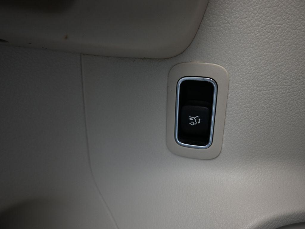 used 2020 Mercedes-Benz GLB 250 car, priced at $23,988