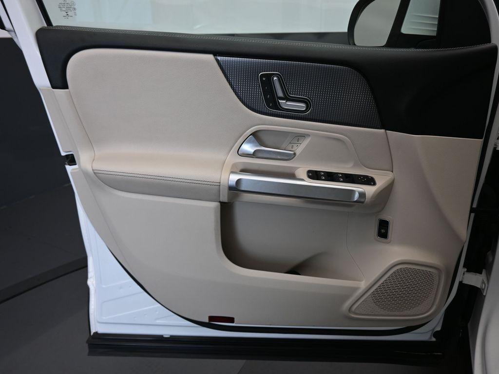 used 2020 Mercedes-Benz GLB 250 car, priced at $23,988