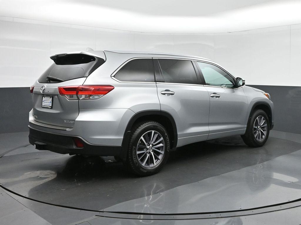 used 2018 Toyota Highlander car, priced at $26,998