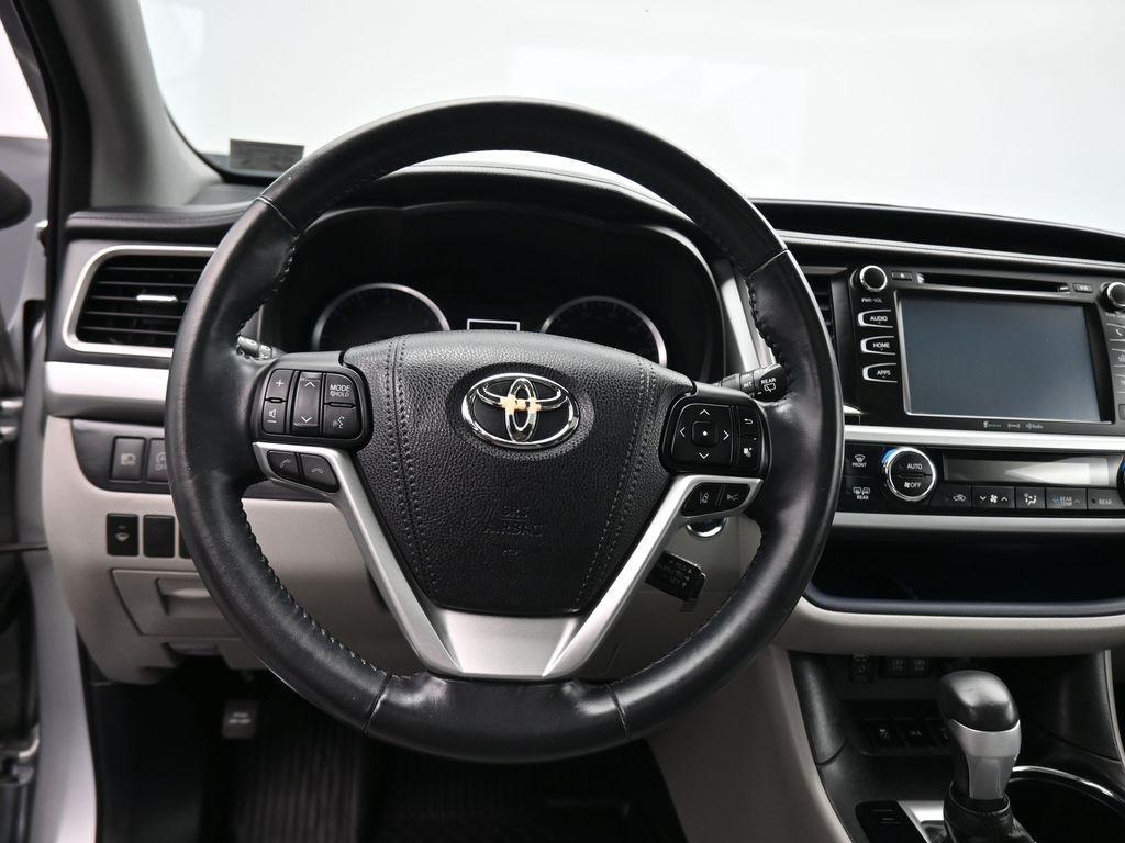 used 2018 Toyota Highlander car, priced at $26,998