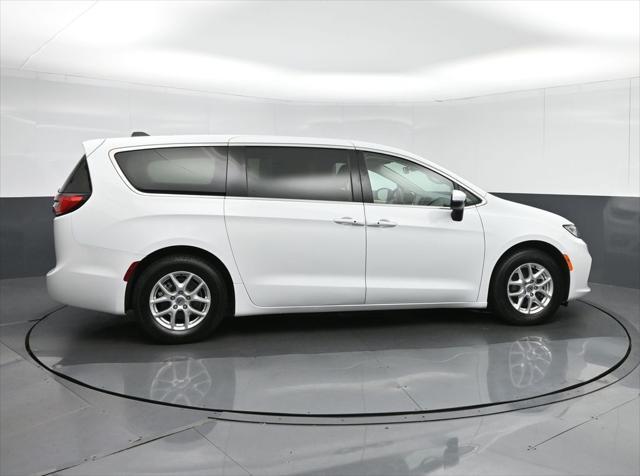 used 2023 Chrysler Pacifica car, priced at $21,998