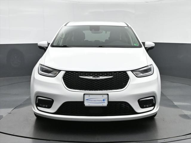 used 2023 Chrysler Pacifica car, priced at $21,998