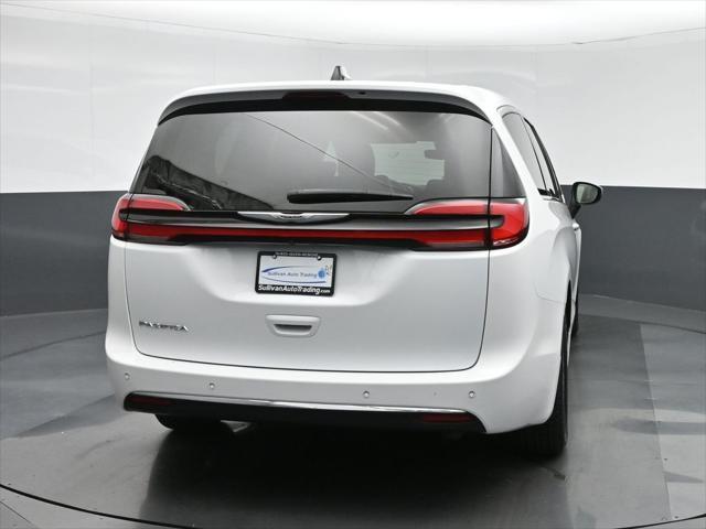 used 2023 Chrysler Pacifica car, priced at $21,998