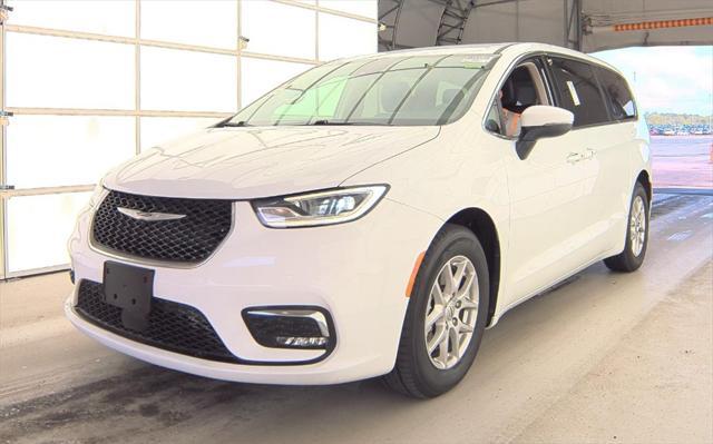 used 2023 Chrysler Pacifica car, priced at $21,998