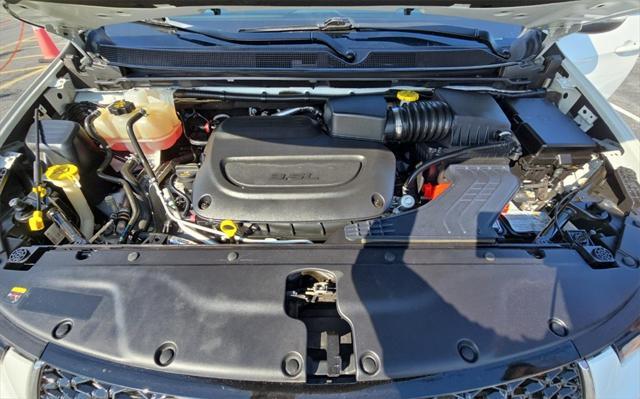 used 2023 Chrysler Pacifica car, priced at $21,998