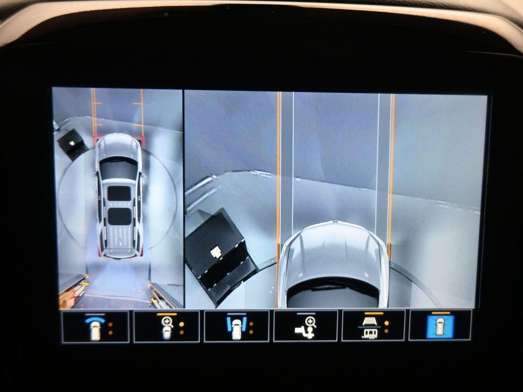 used 2023 Chevrolet Traverse car, priced at $38,499